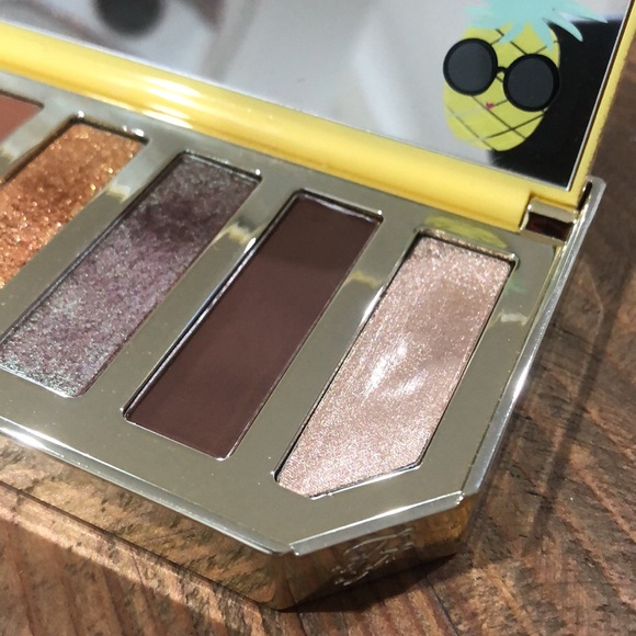 Too faced sparkling pineapple eyeshadow palette - Picture 3 of 7